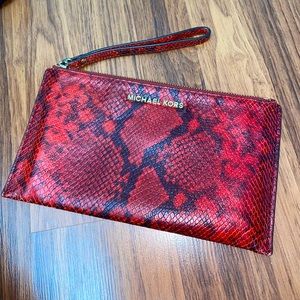 MICHAEL KORS RED CLUTCH ❤️